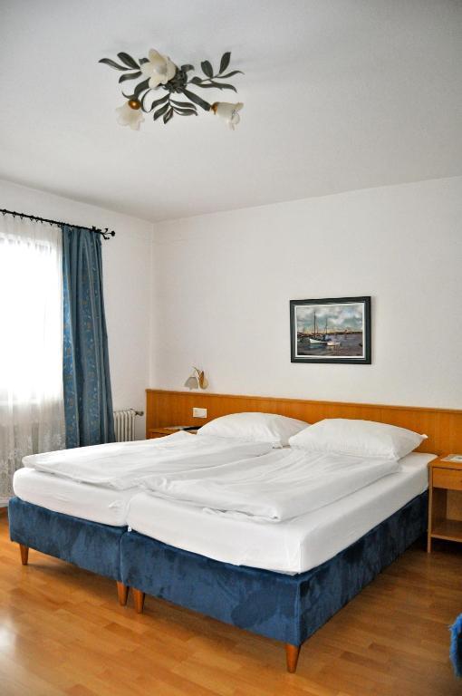 Gaestehaus Pension Edelweiss Kolsass Rum bild