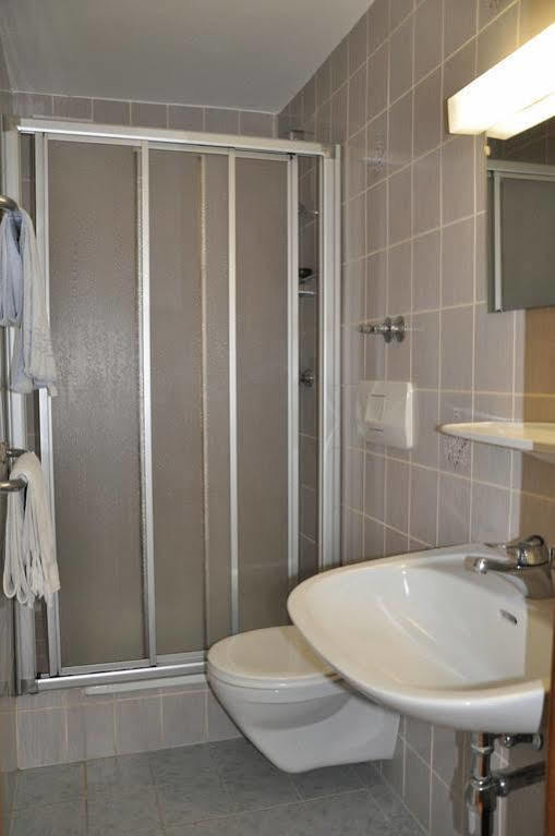 Gaestehaus Pension Edelweiss Kolsass Exteriör bild